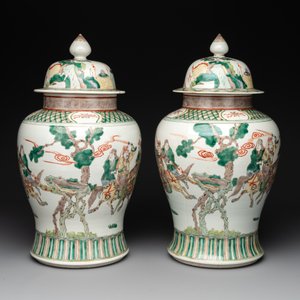 A pair of famille verte-style 'warriors on horseback' vases and covers, Samson, Paris, 19th C. — photo 4