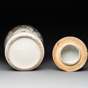 A pair of famille verte-style 'warriors on horseback' vases and covers, Samson, Paris, 19th C. — photo 6