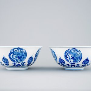 A pair of fine Chinese blue and white phoenix bowls, Kangxi — photo 3