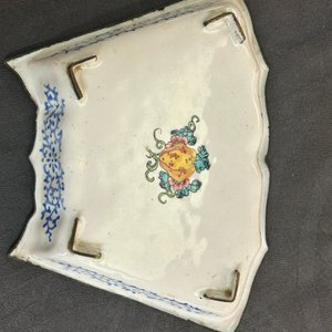 A pair of fine Chinese Canton enamel cups and three saucers with floral design, Yongzheng/Qianlong — photo 14