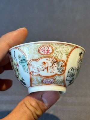 A pair of fine Chinese Canton famille rose cups, Yongzheng — foto 11
