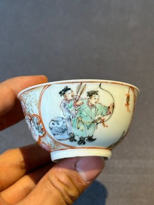 A pair of fine Chinese Canton famille rose cups, Yongzheng — foto 10