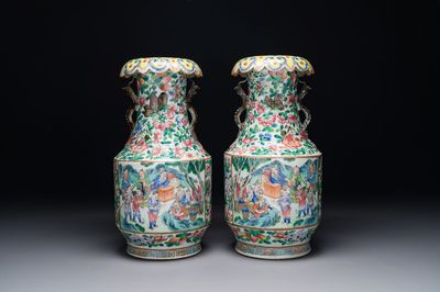 A pair of fine Chinese Canton famille rose 'Water Margin 水滸傳' vases, 19th C.