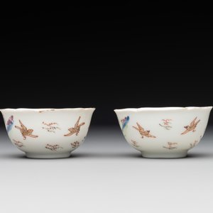 A pair of fine Chinese export 'Liberty and Matrimony' cups and saucers, Yongzheng — photo 6