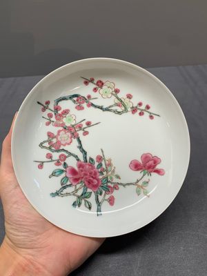A pair of fine Chinese famille rose cups and saucers with floral design, Yongzheng — photo 16