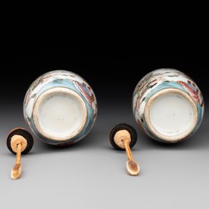 A pair of fine Chinese famille rose 'dragon boat' snuff bottles, 19th C. — 照片 6