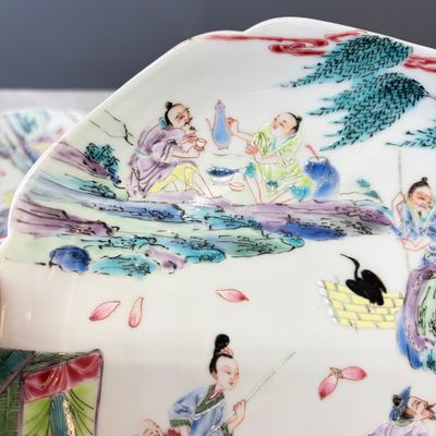 A pair of fine Chinese famille rose eggshell plates with figural design — foto 12