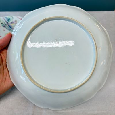 A pair of fine Chinese famille rose eggshell plates with figural design — foto 16