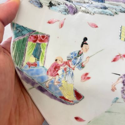 A pair of fine Chinese famille rose eggshell plates with figural design — foto 3