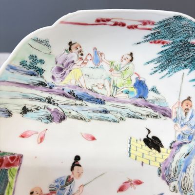 A pair of fine Chinese famille rose eggshell plates with figural design — foto 4