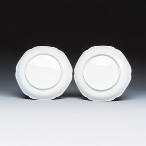 A pair of fine Chinese famille rose eggshell plates with figural design — foto 2