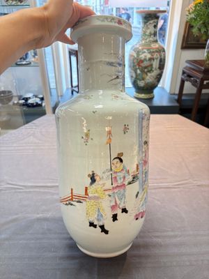 A pair of fine Chinese famille rose 'Guo Ziyi 郭子儀' rouleau vases, Qianlong mark, 19th C. — photo 5