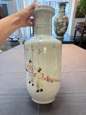 A pair of fine Chinese famille rose 'Guo Ziyi 郭子儀' rouleau vases, Qianlong mark, 19th C. — photo 10