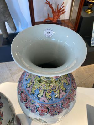 A pair of fine Chinese famille rose 'landscape' vases, Qianlong mark, 20th C. — 照片 7