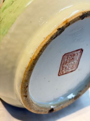 A pair of fine Chinese famille rose 'Ode to the Red Cliff' vases, Hongwu mark, Daoguang — photo 16