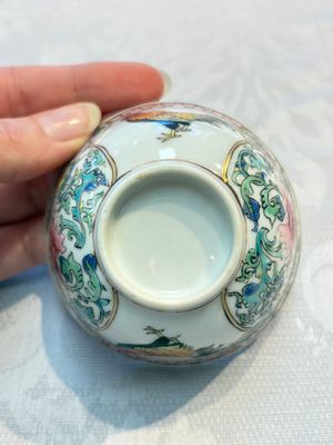 A pair of fine Chinese famille rose 'Rooster' cups and saucers, Yongzheng — foto 18