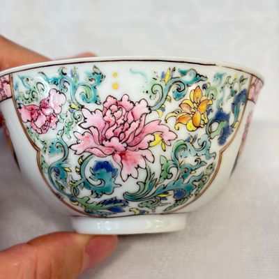 A pair of fine Chinese famille rose 'Rooster' tea bowls and saucers — 照片 32