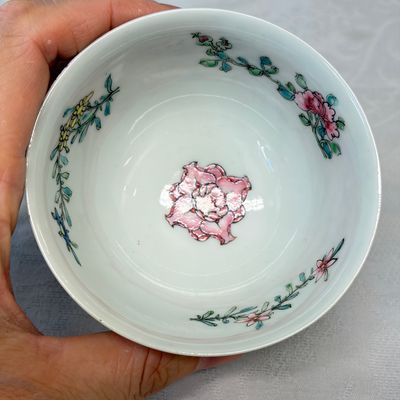 A pair of fine Chinese famille rose 'Rooster' tea bowls and saucers — 照片 36