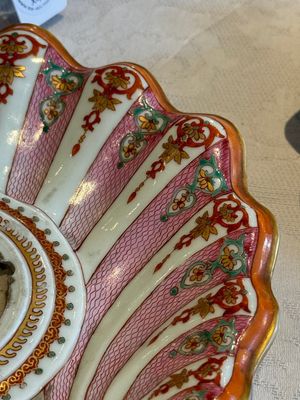 A pair of fine Chinese famille rose trembleuses or 'mancerina' for the Spanish or Mexican market, Qianlong — foto 4