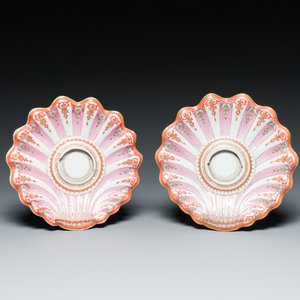 A pair of fine Chinese famille rose trembleuses or 'mancerina' for the Spanish or Mexican market, Qianlong — foto 2