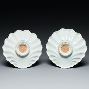 A pair of fine Chinese famille rose trembleuses or 'mancerina' for the Spanish or Mexican market, Qianlong — foto 3
