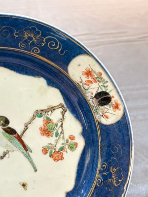 A pair of fine Chinese famille verte powder-blue-ground 'bird on branch' plates, Kangxi — photo 12