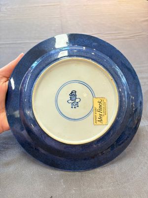 A pair of fine Chinese famille verte powder-blue-ground 'bird on branch' plates, Kangxi — photo 7