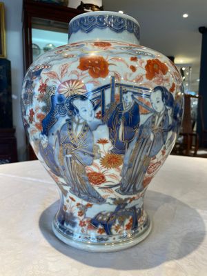 A pair of fine Chinese Imari-style vases and covers with narrative design, Kangxi — 照片 18