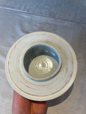 A pair of fine Chinese Imari-style vases and covers with narrative design, Kangxi — 照片 27