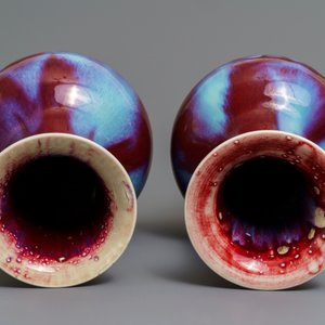 A pair of fine Chinese sang de boeuf and flambé-glazed vases, 19/20th C. — 照片 6