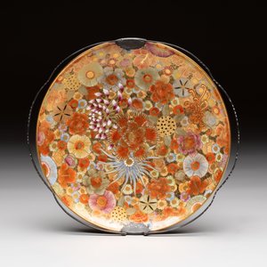 A pair of fine Japanese Satsuma vases and a 'mille-fleur' plate,  Tazawa 田沢造 and Takeda 武田 mark, Meiji, 19/20th C. — foto 3