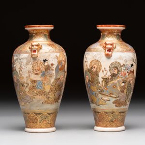 A pair of fine Japanese Satsuma vases and a 'mille-fleur' plate,  Tazawa 田沢造 and Takeda 武田 mark, Meiji, 19/20th C. — foto 8