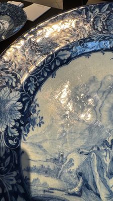 A pair of fine large blue and white Dutch Delft biblical subject dishes, dated 1781 — photo 6