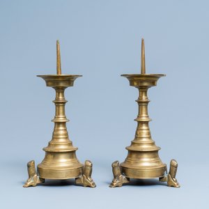 A pair of Flemish or Dutch bronze candlesticks, 16th C. — 照片 2