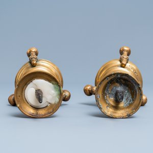 A pair of Flemish or Dutch bronze candlesticks, 16th C. — 照片 6