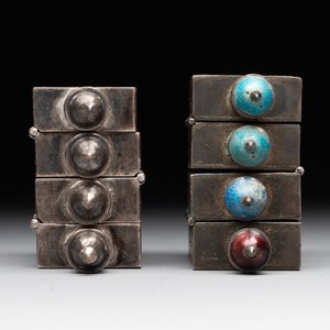 A pair of four-fold Chinese enamelled and engraved silver medicine bottles, 19th C. — 照片 7