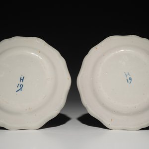 A pair of French faience oval plates with floral design, Joseph Hannong, Strasbourg, 18th C. — 照片 2