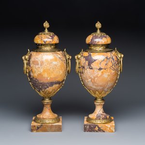 A pair of French gilt-bronze-mounted marble cassolettes — photo 4