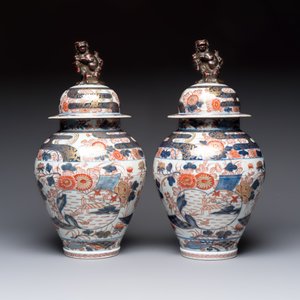 A pair of French Imari-style vases and covers with shishi finials, Samson, Paris, 19th C. — photo 2