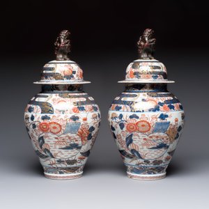 A pair of French Imari-style vases and covers with shishi finials, Samson, Paris, 19th C. — photo 4