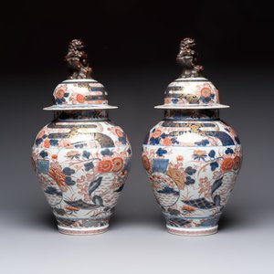 A pair of French Imari-style vases and covers with shishi finials, Samson, Paris, 19th C. — photo 5