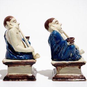 A pair of German faience models of Buddhas in Delft style, 1st half 18th C. — photo 5