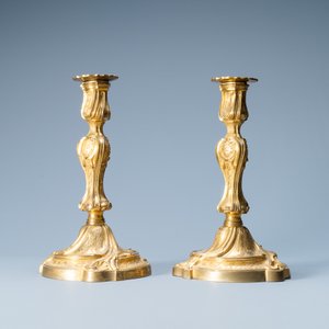 A pair of gilded bronze candlesticks, France, 18th C. — photo 3