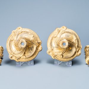 A pair of gilded bronze candlesticks, France, 18th C. — photo 9