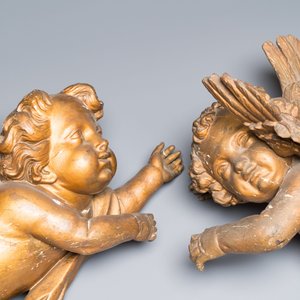 A pair of gilded wooden winged cherubs, probably Flanders, 1st half 18th C. — photo 2