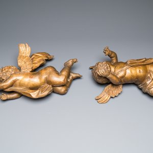 A pair of gilded wooden winged cherubs, probably Flanders, 1st half 18th C. — photo 3