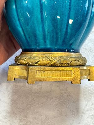 A pair of gilt-bronze-mounted Chinese turquoise-glazed vases, 19th C. — photo 12