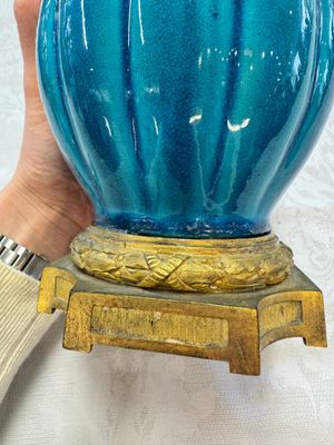A pair of gilt-bronze-mounted Chinese turquoise-glazed vases, 19th C. — photo 28