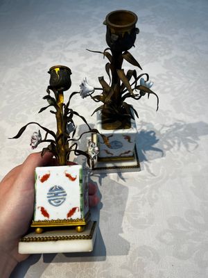 A pair of gilt silver and metal candlesticks with Chinese porcelain, European porcelain flowers, and marble bases, marked Boin-Taburet, late 19th C. — photo 1