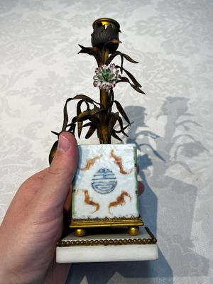 A pair of gilt silver and metal candlesticks with Chinese porcelain, European porcelain flowers, and marble bases, marked Boin-Taburet, late 19th C. — photo 19